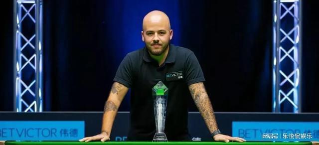 浓眉伤情成 浓眉伤情成